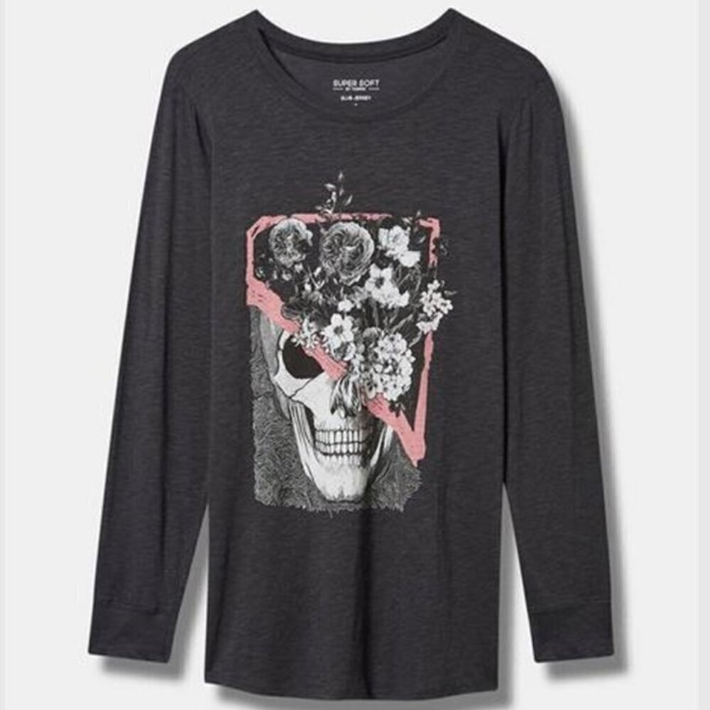 Torrid - Floral Skull Classic Fit Super Soft Slub Long Sleeve Tee in Charcoal